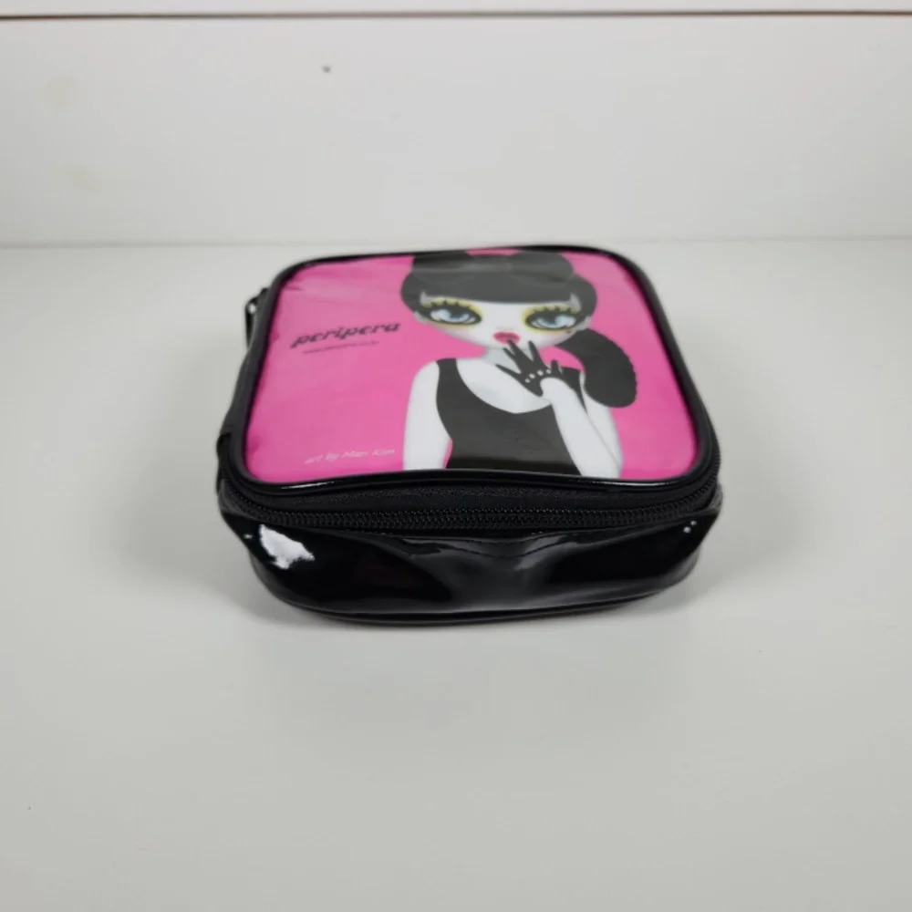 Peripera Makeup Case w/ Mari Kim Graphic Art, Korean 